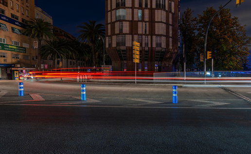 Darkened street in Spain during the April 2025 blackout that left thousands of households without electricity.