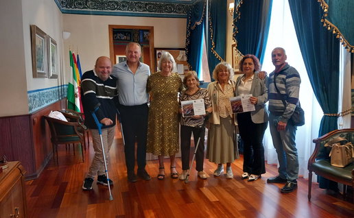 Desert Springs Resort donates to charity