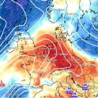 Weather map showing polar air moving towards Spain and western Europe in May