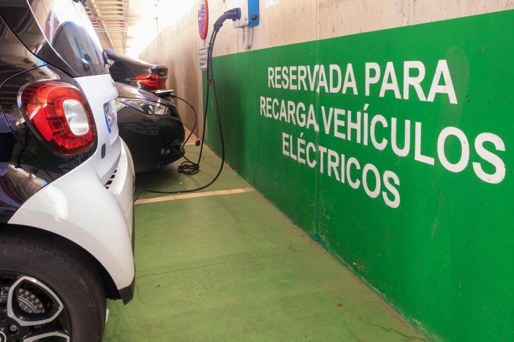 Electric car drivers in Spain are getting 337 new fast chargers
