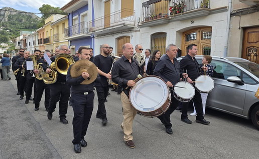 Members of the Dénia music band performed during the farewell ceremony for maestro Josep Sendra