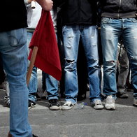 Workers demonstration in Spain highlighting wage debate and salary negotiations in 2026