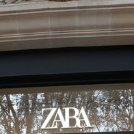 Luxury shopping district rent prices