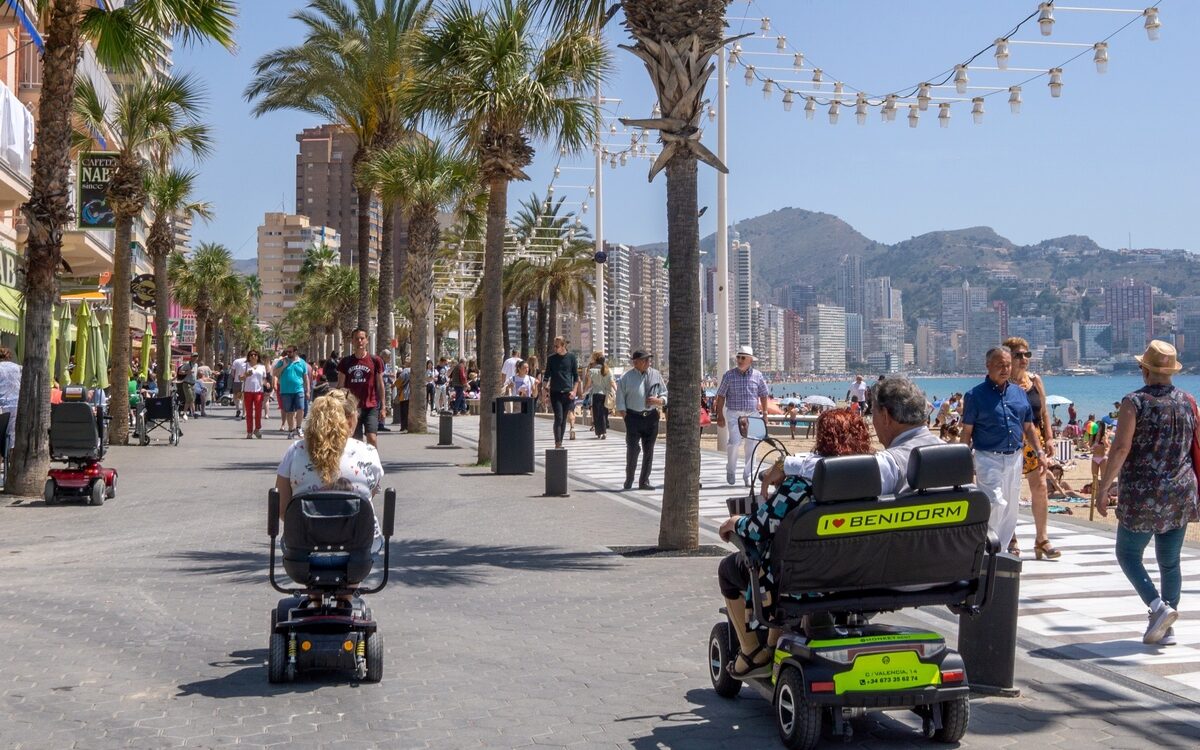 Benidorm sagt Mobilitätsrollern im Jahr 2026 den Kampf an
