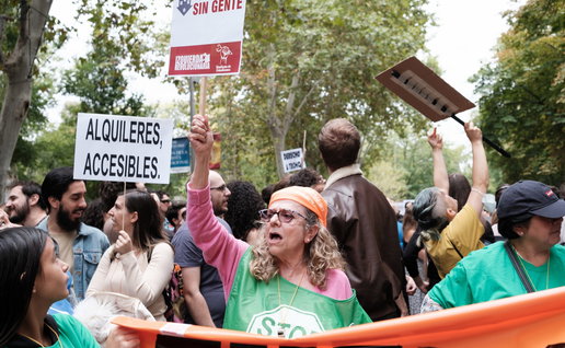 Thousands protest in Madrid