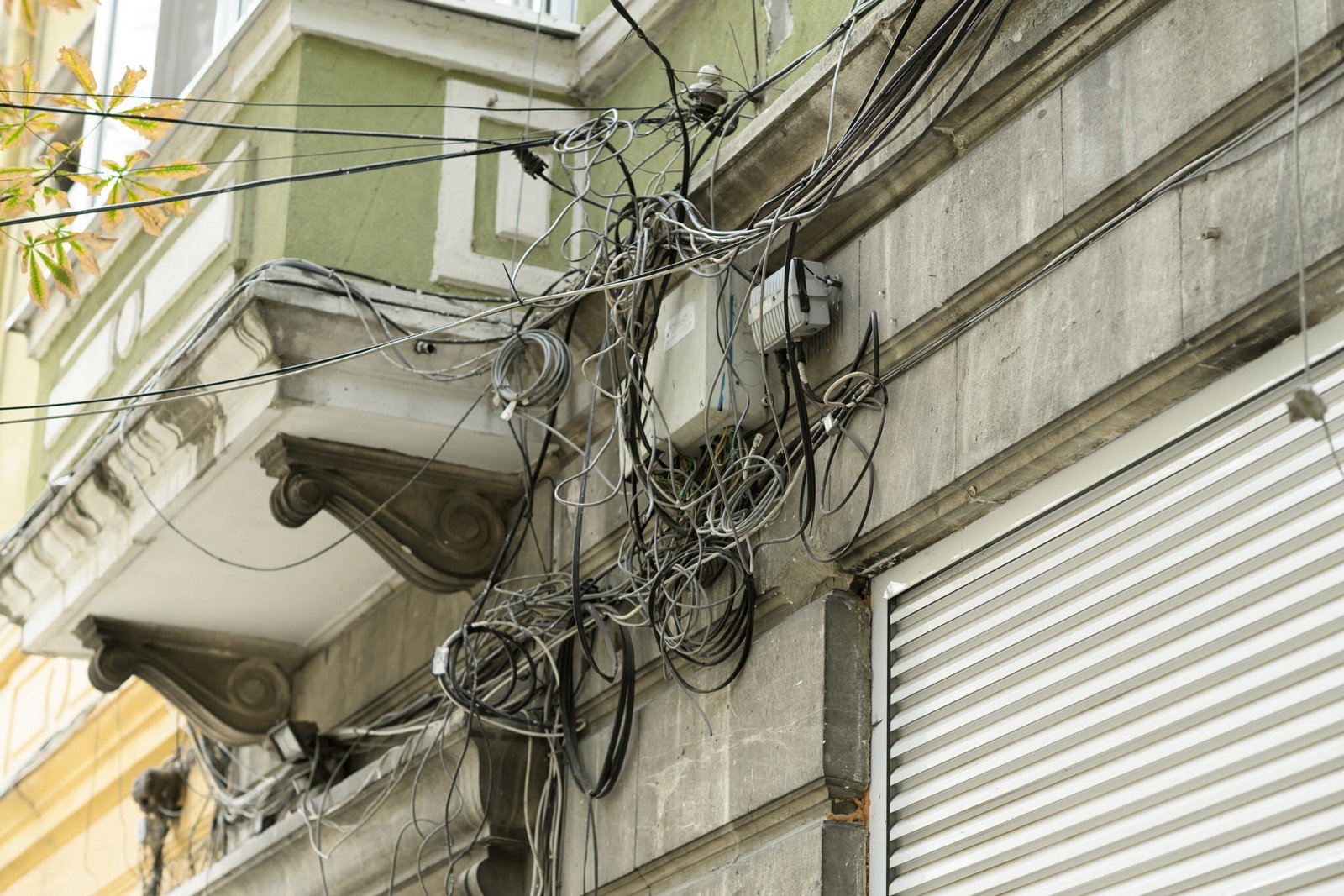 Electricity theft in Spain equals annual demand of Barcelona and Sevilla