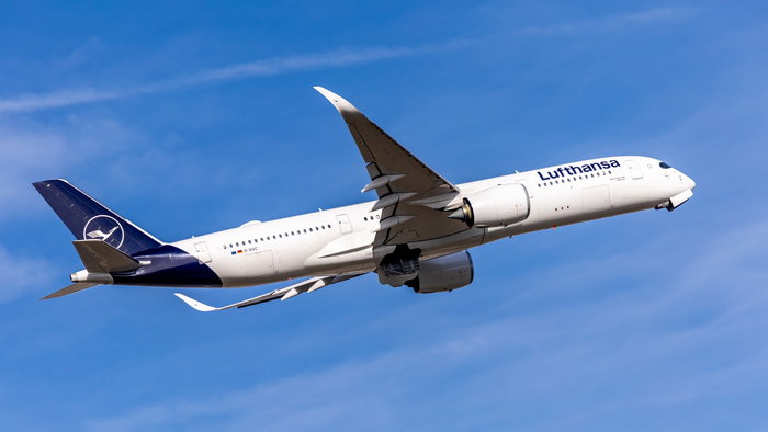 Lufthansa flight leaving Munich Airport.