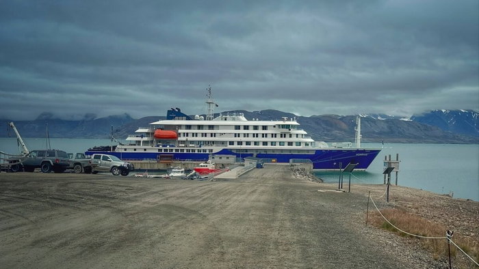 MV Hondius.
