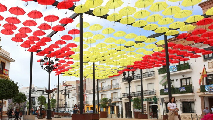 Plaza de la Constitución, Torrox in red and yellow for the World Cup