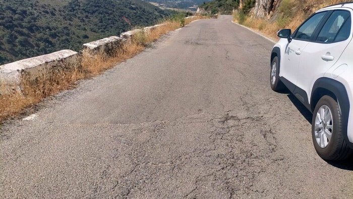 Shocking state of country roads in Malaga Province.