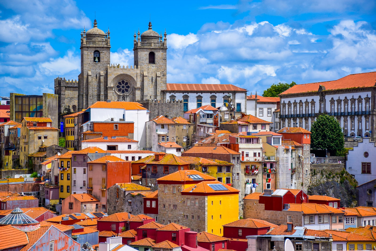 Living alone in Portugal now costs up to €2,500 a month in 2026