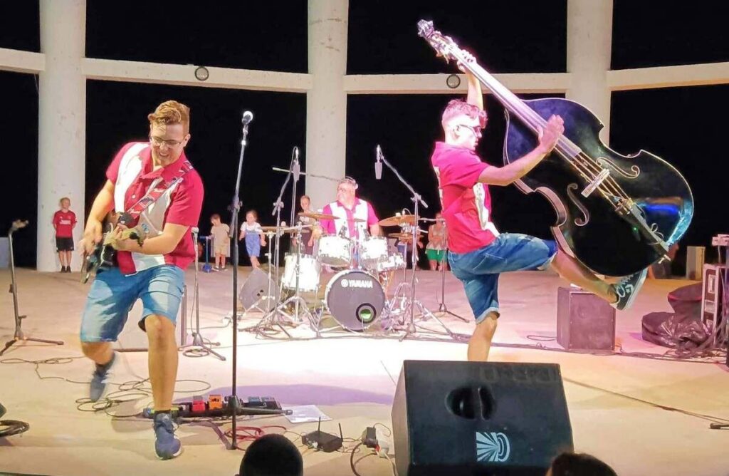 Buddy and the Crickets to blast out 1950s rock ‘n’ roll to Fuengirola’s bullring