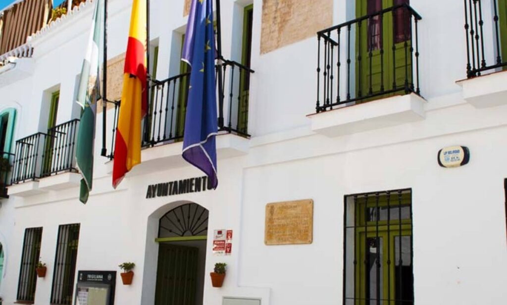 Civil Guard searches Frigiliana Town Hall as court investigates alleged administrative wrongdoing