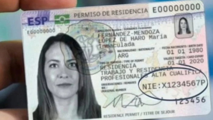 Spanish residence permit card showing personal identity details, as businesses in Spain are warned over copying customers' ID documents.