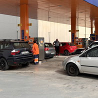 Queuing for the best fuel prices.