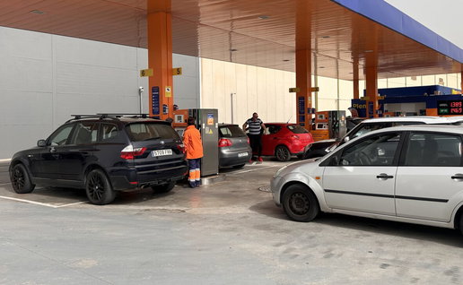 Queuing for the best fuel prices.