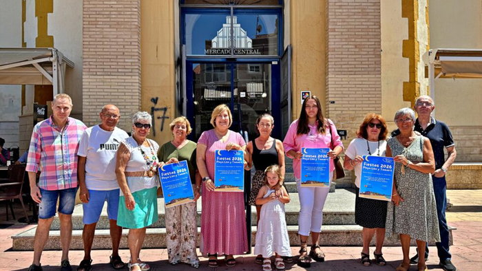 The Residents' Association of Playa Lisa and Tamarit presenting the neighbourhood fiestas.