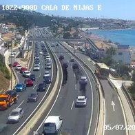 Lorry causes traffic in Mijas