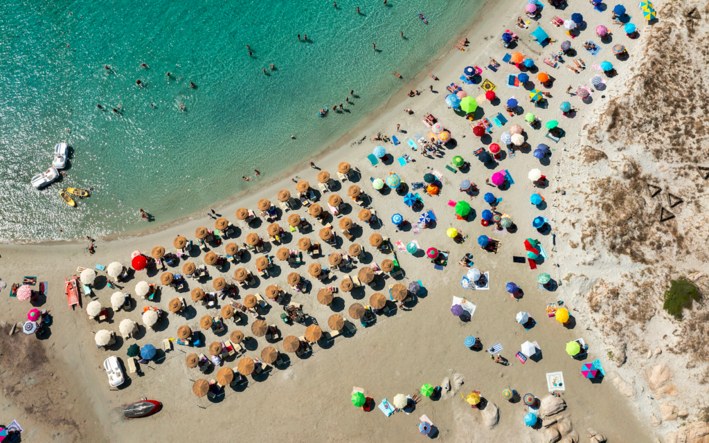 Tourists aged 10 to 65 banned from using umbrellas at popular Italian beach