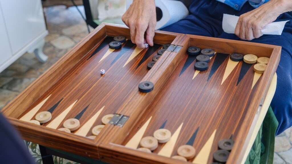 Backgammon makes a comeback on the Costa del Sol as expats rediscover one of the world’s oldest games