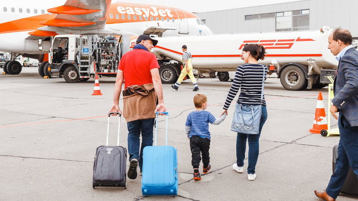 Spain lodges complaint against double fee luggage