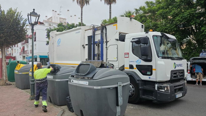 Salobreña rubbish collection.