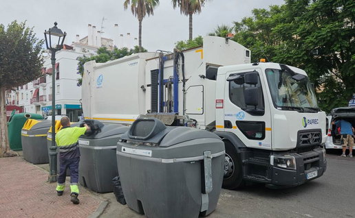 Salobreña rubbish collection.