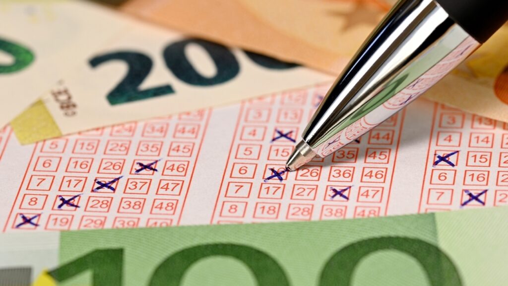 Luck is in the air: Mojácar celebrates €1.1 million jackpot win