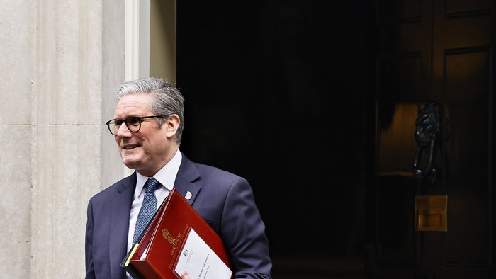 Keir Starmer leaving Nº10 Downing Street.