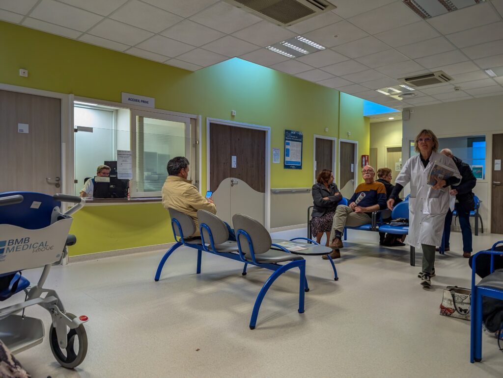 Spain’s health system shows striking divide as migrants rely less on doctors but more on emergency care