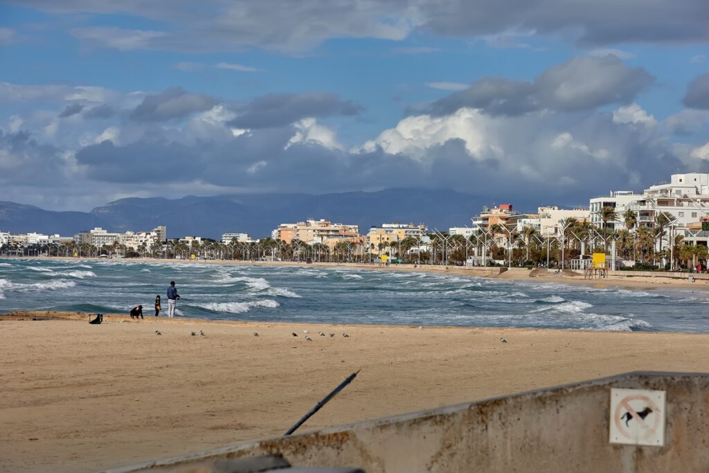 As the Cold Blob discussion continues, how’s Spain’s weather approaching mid June?