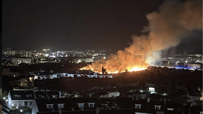 Nighttime blaze in middle of Mijas.