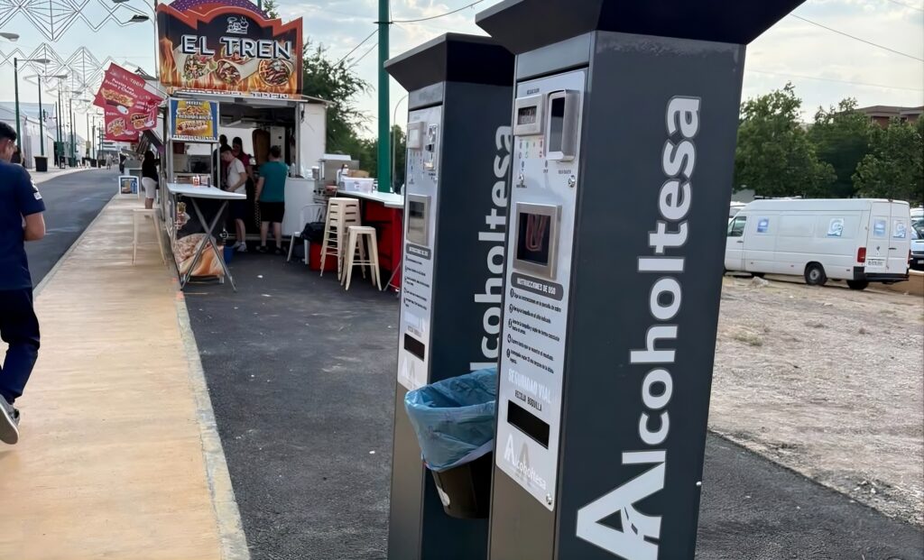 Coin-operated breathalysers roll out at more Andalucian fairs to help drivers stay safe and keep out of jail