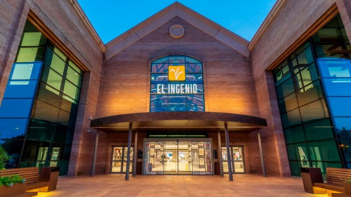 El Ingenio shopping centre.