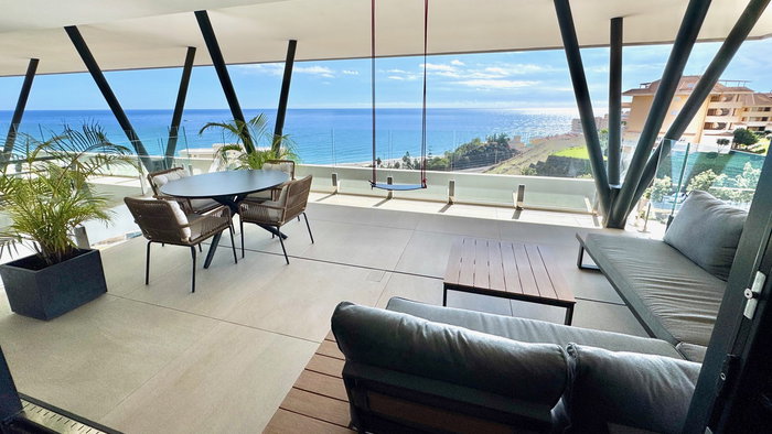 TOP251930 MODERN BEACHSIDE PENTHOUSE
