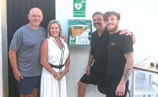 New publicly accessible defibrillator outside Dempsey's Irish Bar