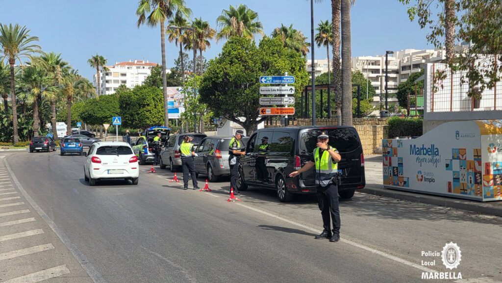 Marbella police carry out preventive controls on alcohol, drugs and motorcycles