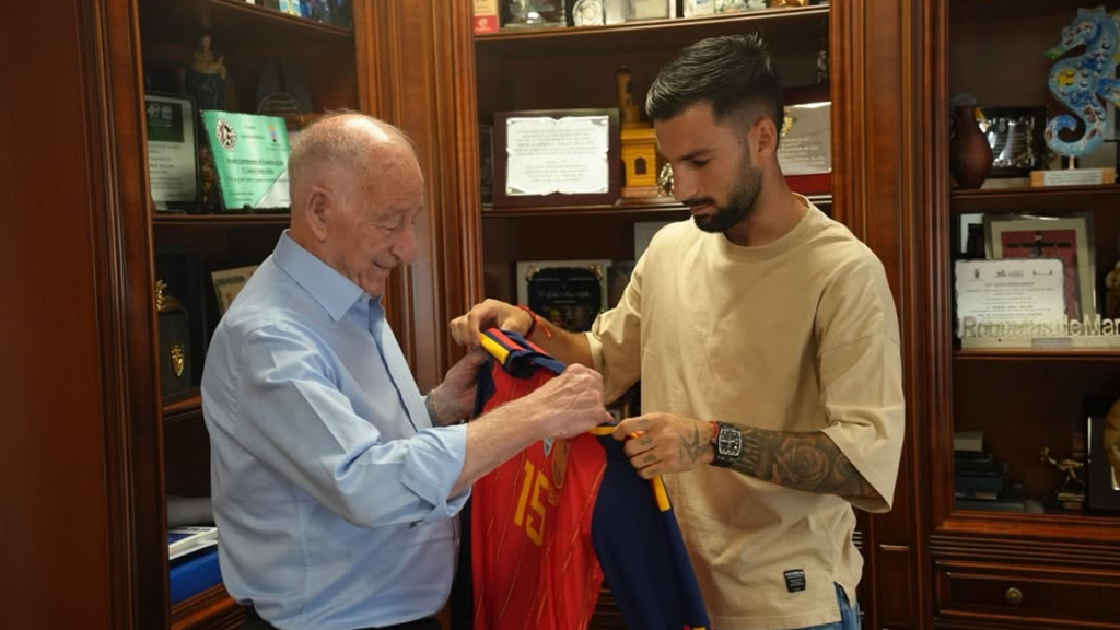 World champion Álex Baena comes home to Roquetas