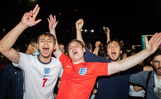 Noisy football England supporters