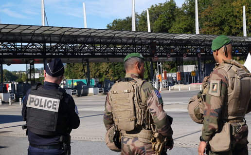 Extra forces out for road checks announce between Spain and France.