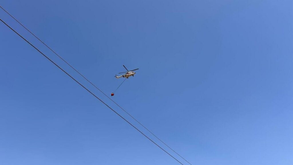 fire helicopter over alhaurin el grande
