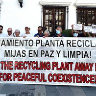 Calanova residents protesting outside the town hall.
