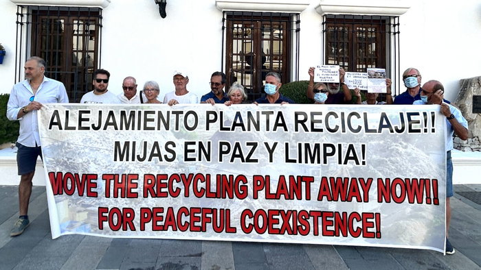 Calanova residents protesting outside the town hall.