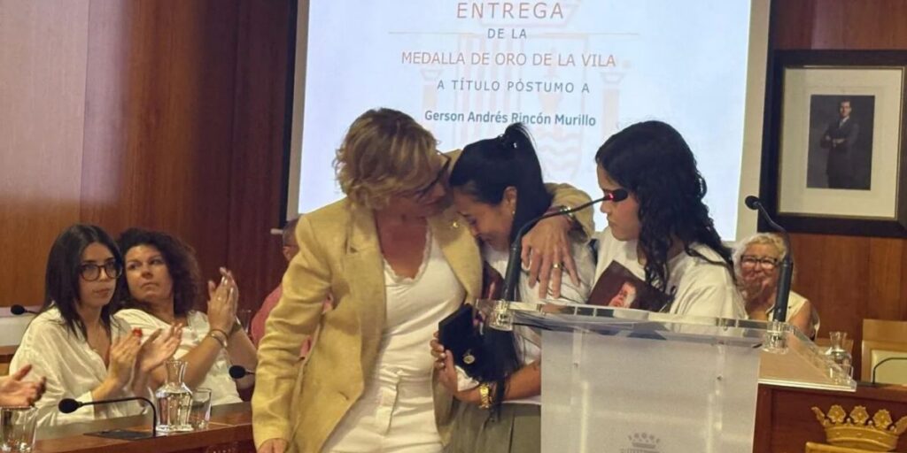 Javea honours hero who gave his life saving neighbours in devastating apartment fire