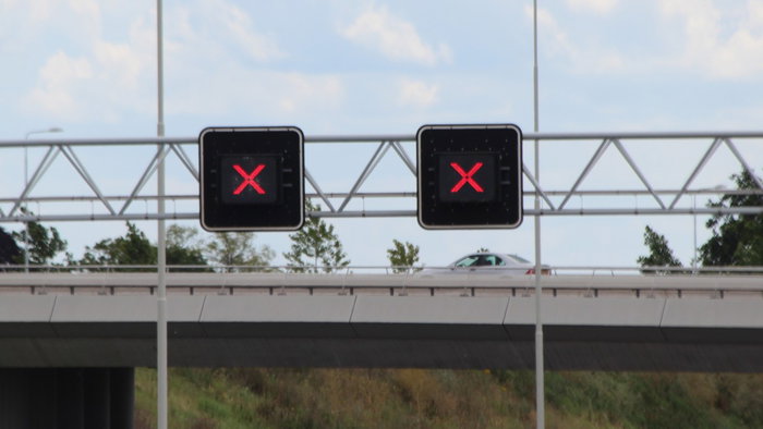 motorway lane closures