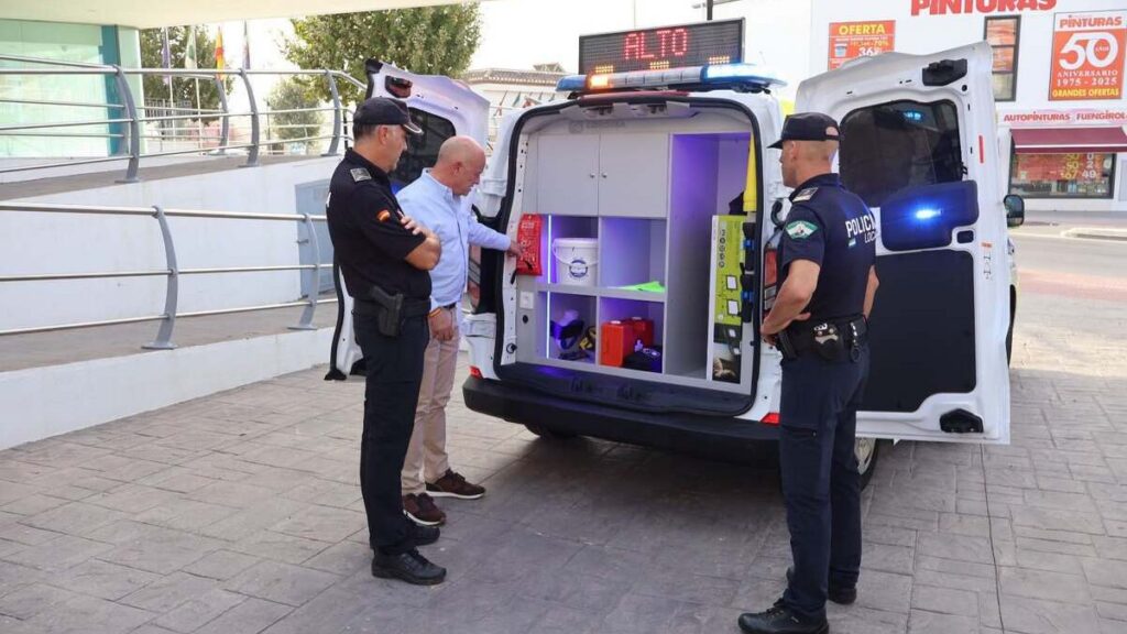 Mijas police launch mobile office van to speed up accident and incident reports