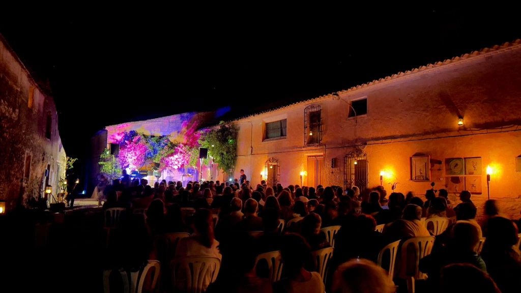 Free Acetre concert closes Oria’s magical and historic summer festival