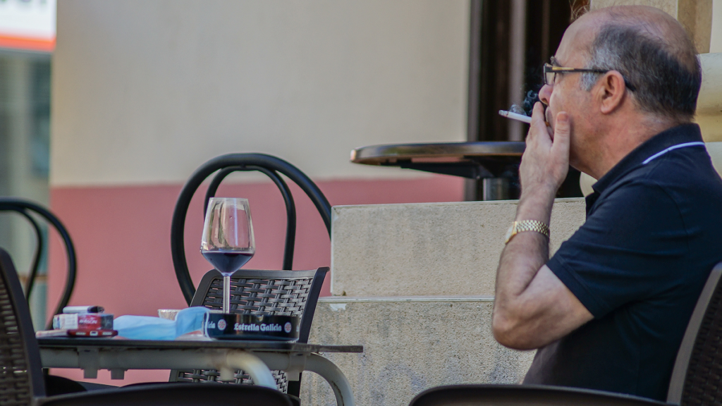 Spain moves closer to banning smoking on every bar terrace