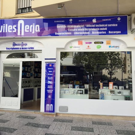 Móviles Nerja boasts a dynamic stock of Apple products.