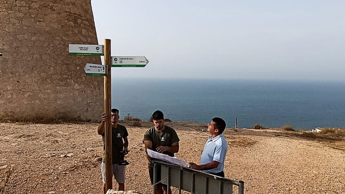 Santa Pola Sierra nature reserve gets new visitor signs and QR trail guides.